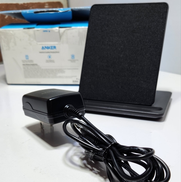 Wireless Charging Dock For Kindle - Picture 1 of 3